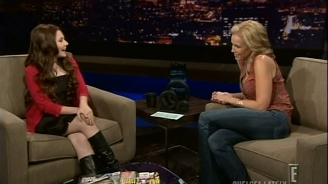 AbigailChelseaLately00106.png