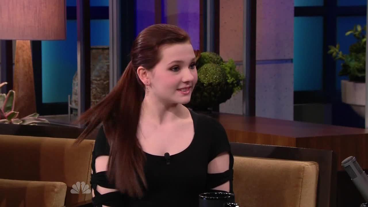 AbigailBreslinJayLeno231430.jpg
