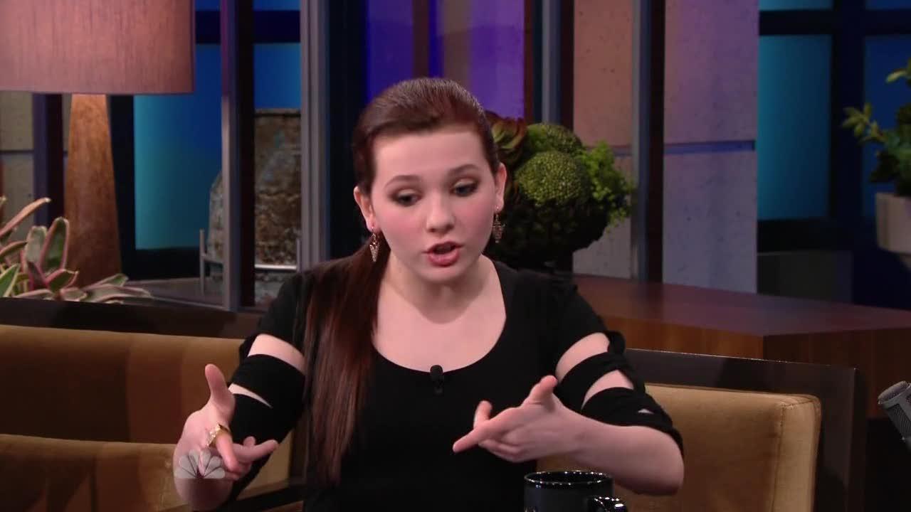 AbigailBreslinJayLeno232546.jpg
