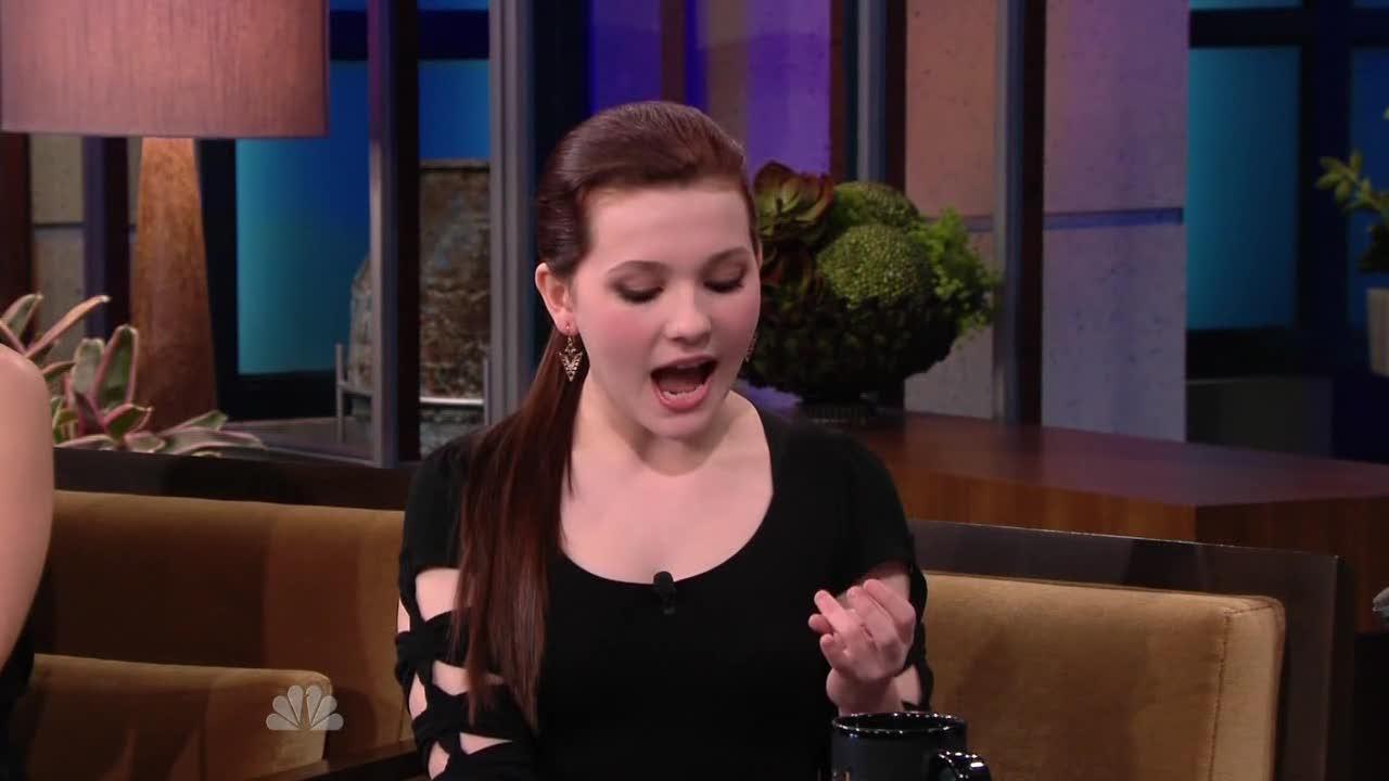AbigailBreslinJayLeno234025.jpg