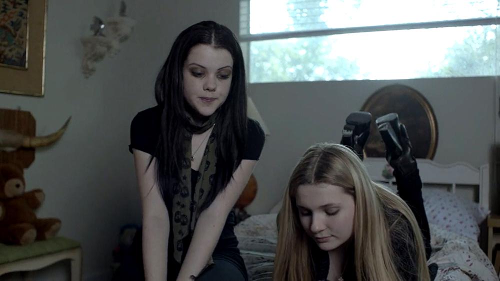 abigailbreslin-perfectsisters-02708.jpg