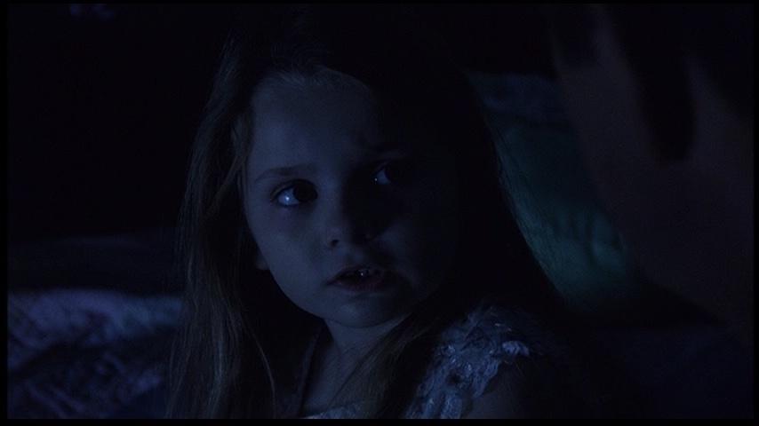 AbigailBreslin_Sigs141.jpg