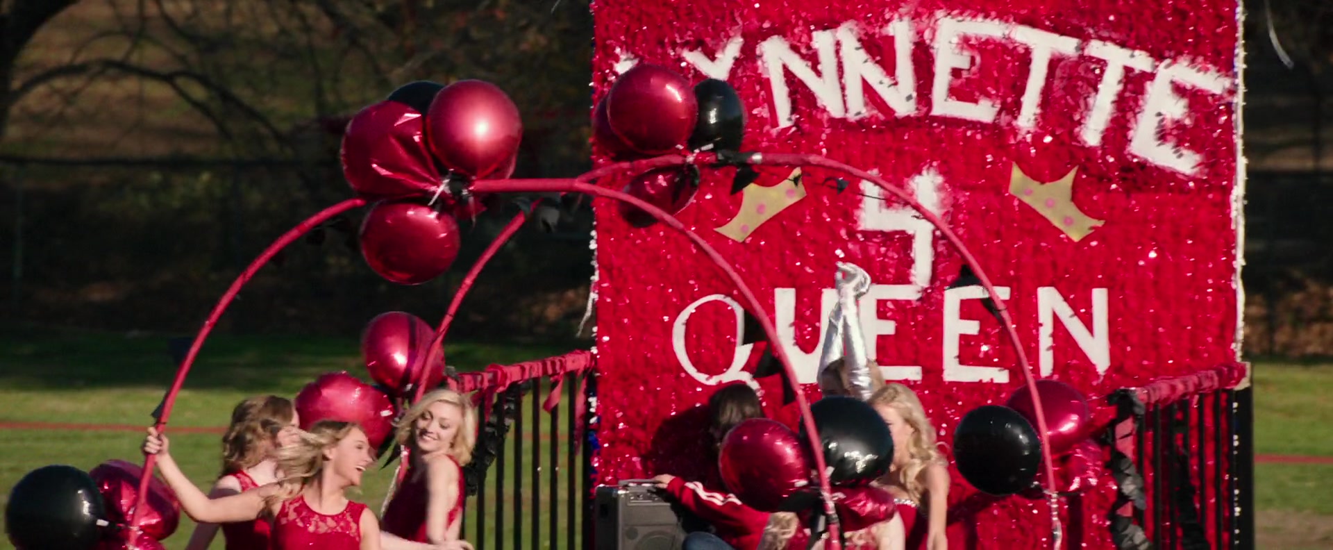 Freak_Show_2017_1080p_009992.jpg