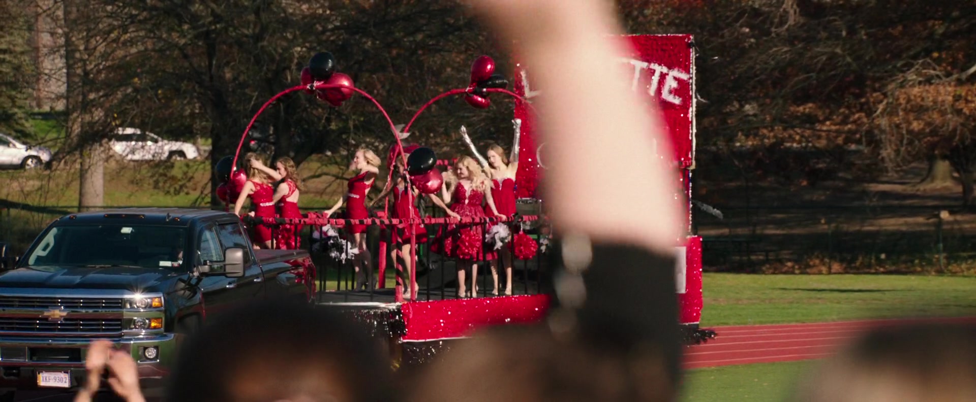 Freak_Show_2017_1080p_010009.jpg