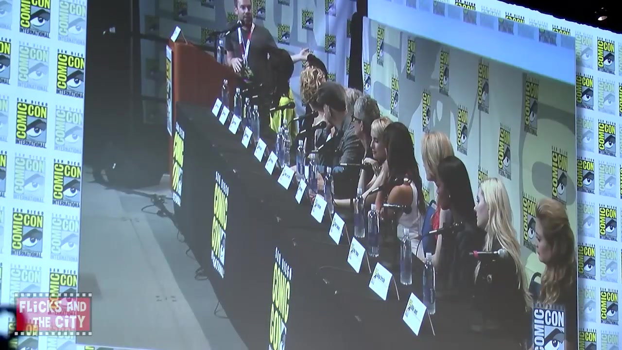 sq_ahs_panel_comiccon2015_000543.jpg sq_ahs_panel_comiccon2015_000543.jpg