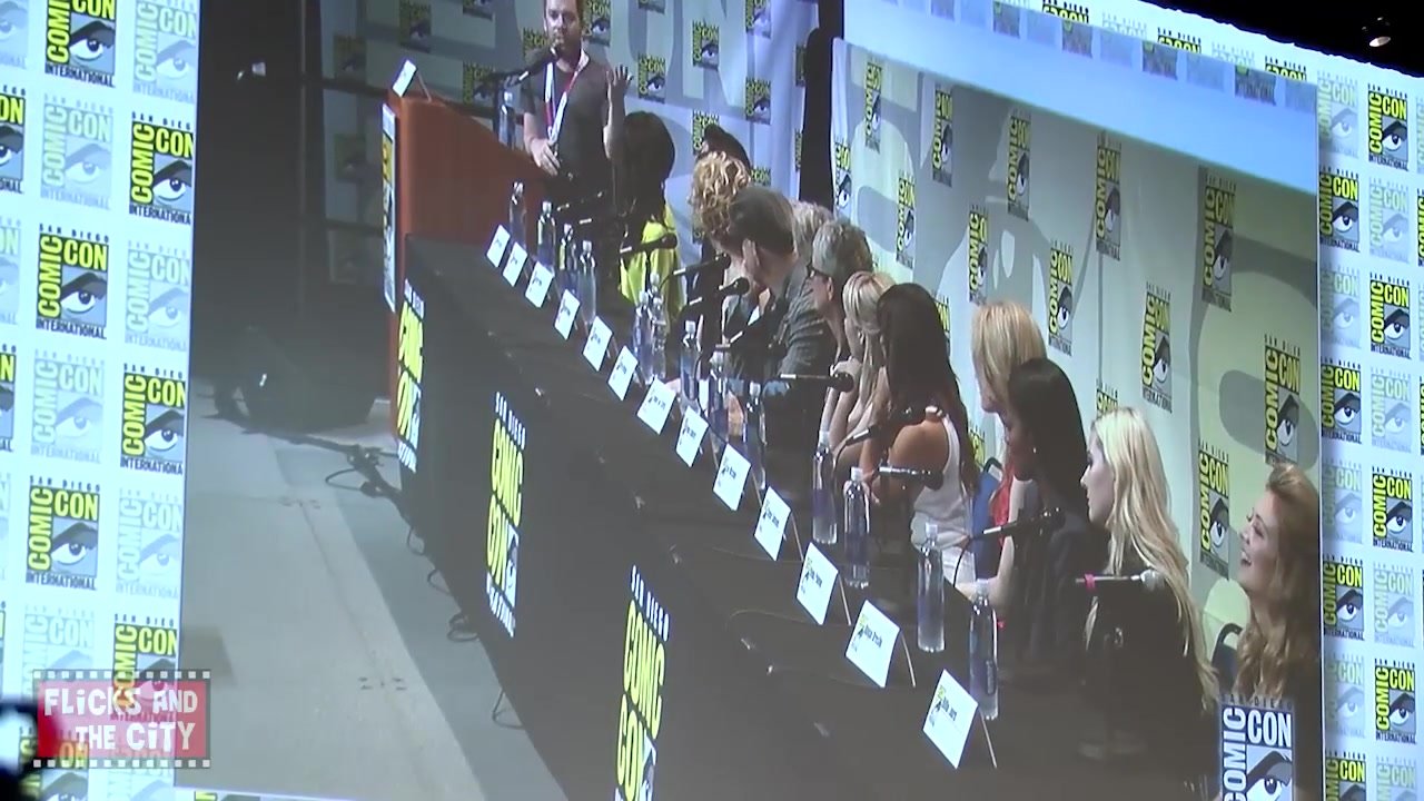 sq_ahs_panel_comiccon2015_000546.jpg sq_ahs_panel_comiccon2015_000546.jpg