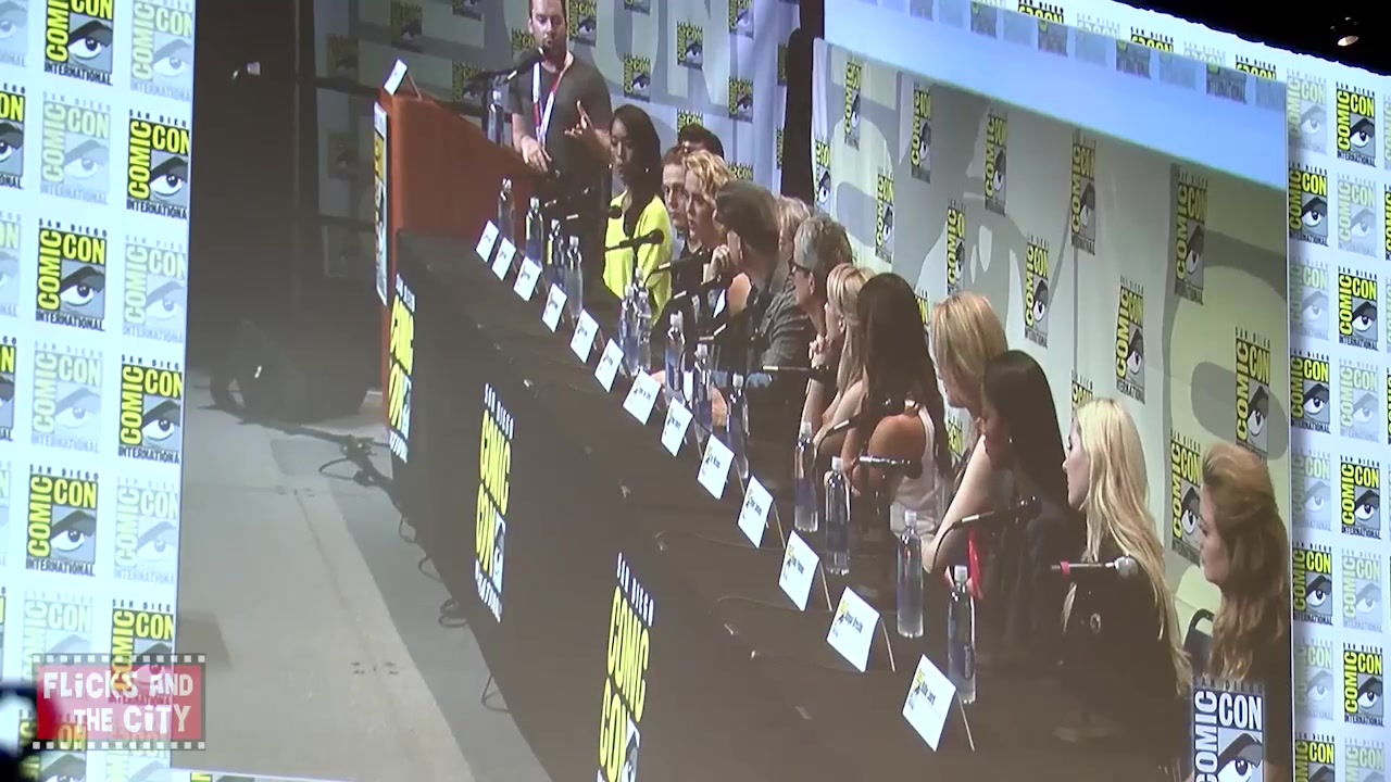sq_ahs_panel_comiccon2015_000553.jpg sq_ahs_panel_comiccon2015_000553.jpg