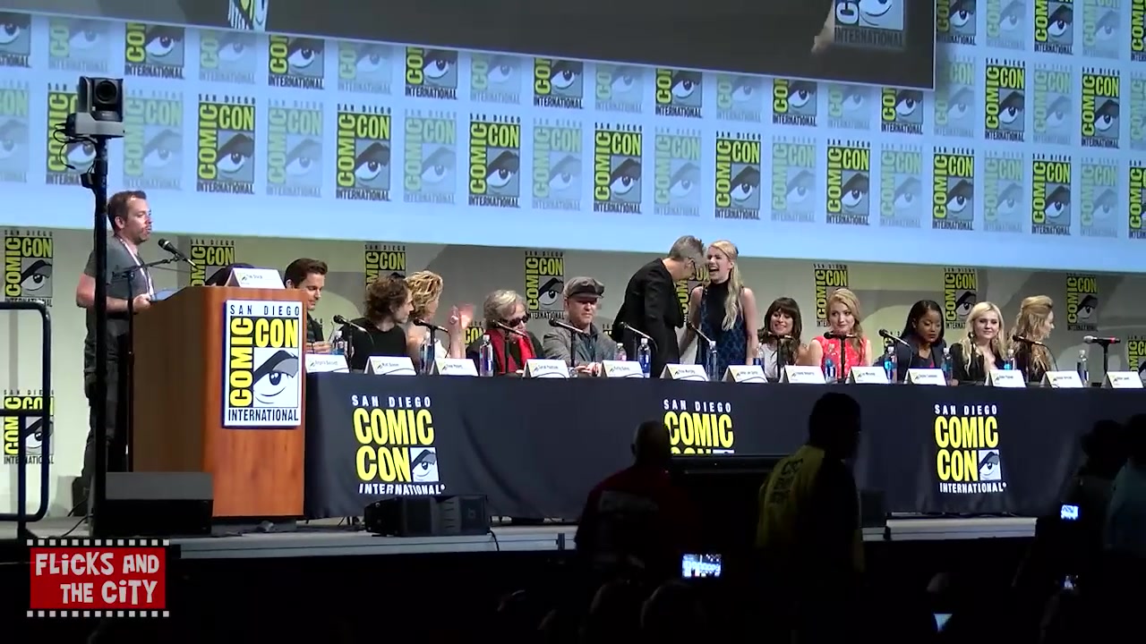 sq_ahs_panel_comiccon2015_002436.jpg