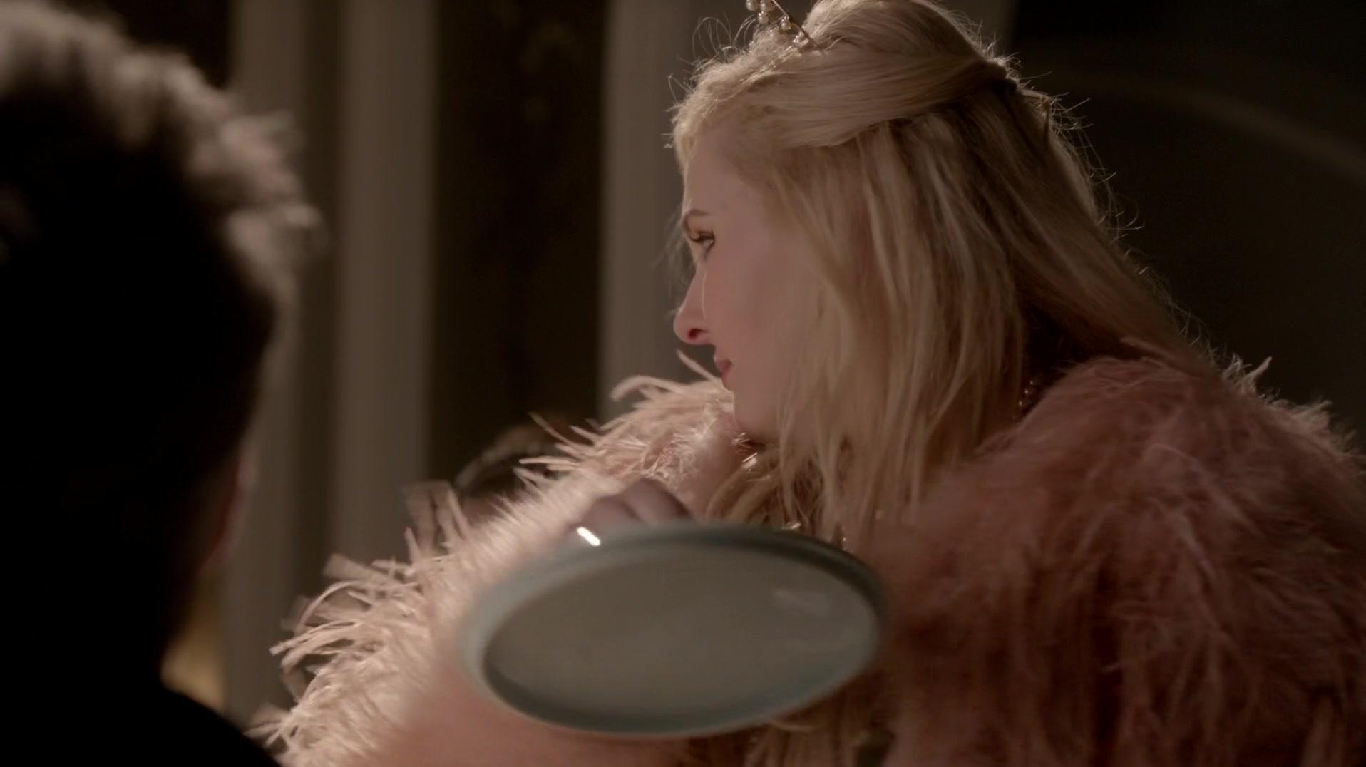 Scream_Queens_2015_S01E10_Thanksgiving_1080p_3369.jpg