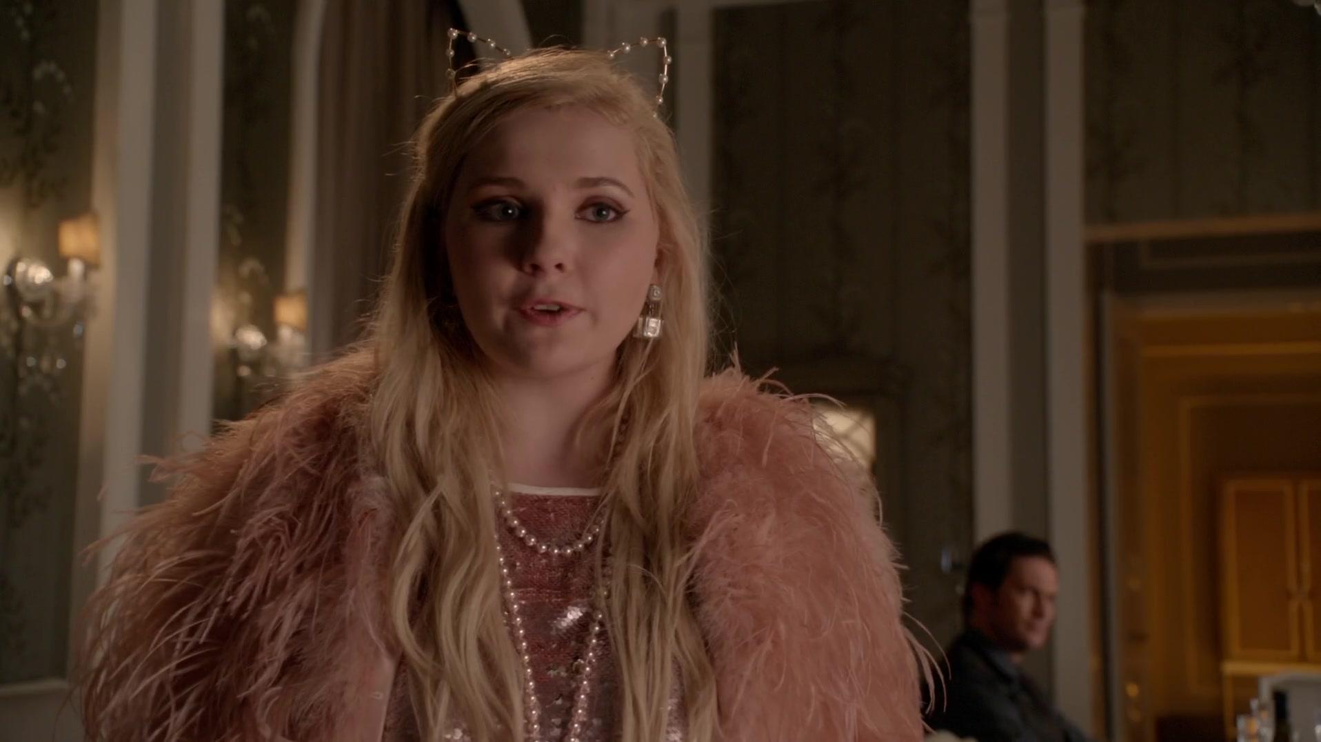 Scream_Queens_2015_S01E10_Thanksgiving_1080p_3664.jpg