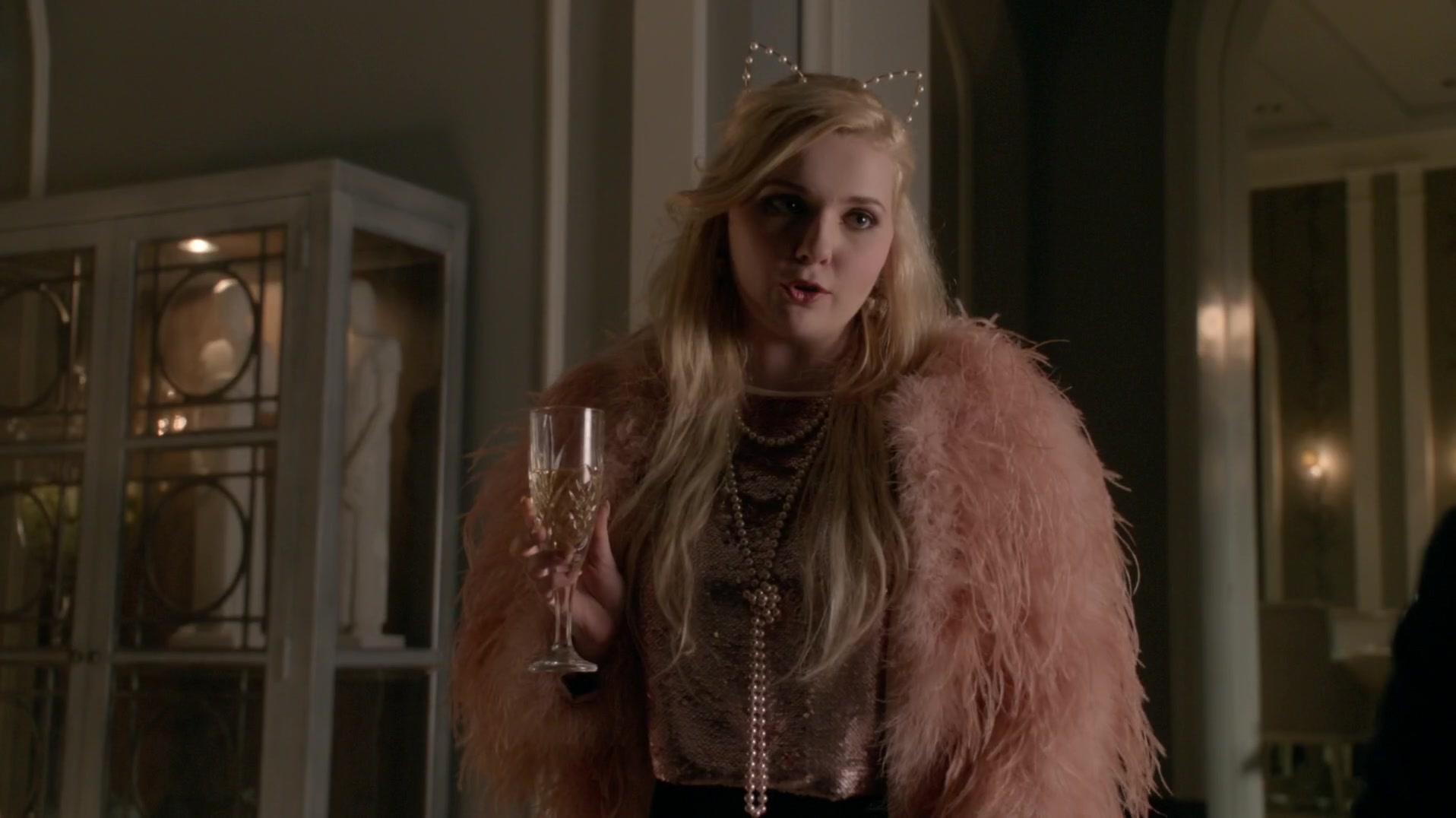Scream_Queens_2015_S01E10_Thanksgiving_1080p_3917.jpg