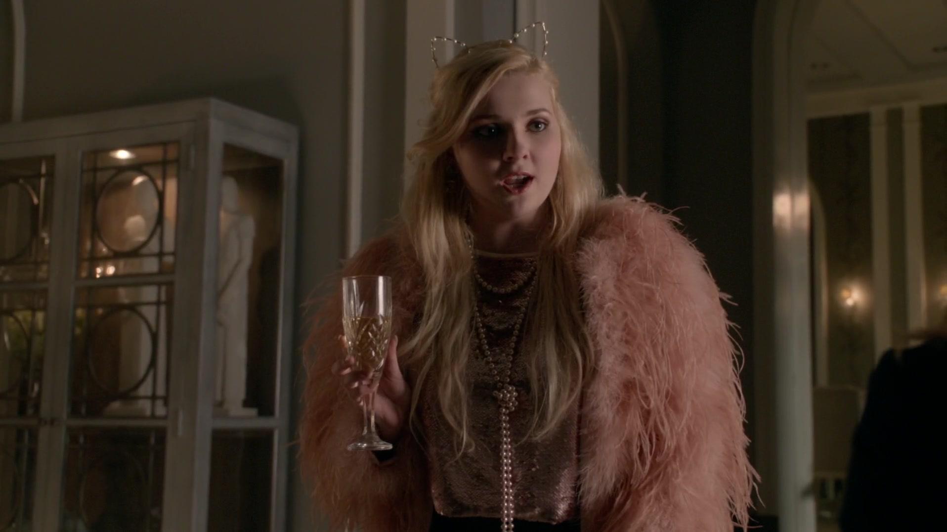 Scream_Queens_2015_S01E10_Thanksgiving_1080p_3922.jpg