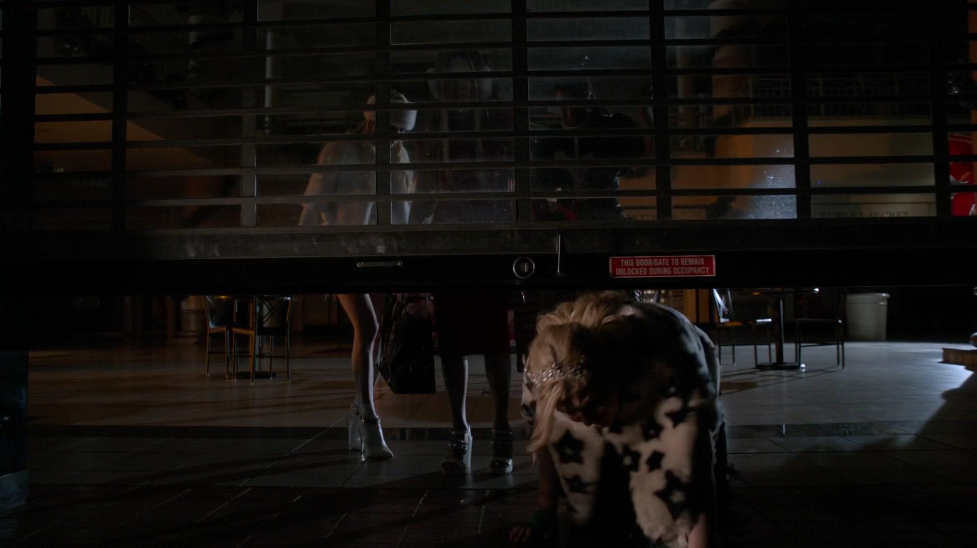 Scream_Queens_2015_S01E11_Black_Friday_1080p__1277.jpg