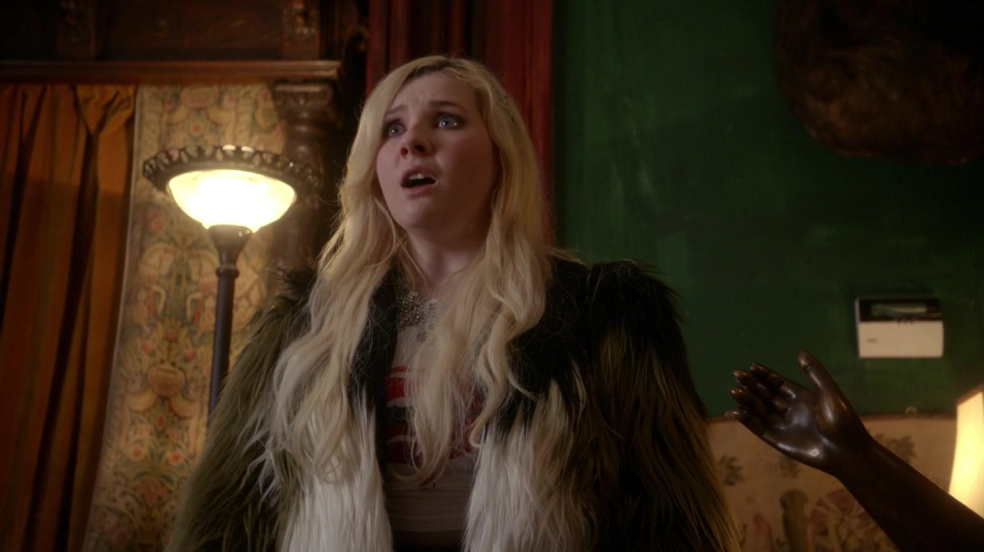 Scream_Queens_2015_S01E12_Dorkus_1080p__4835.jpg