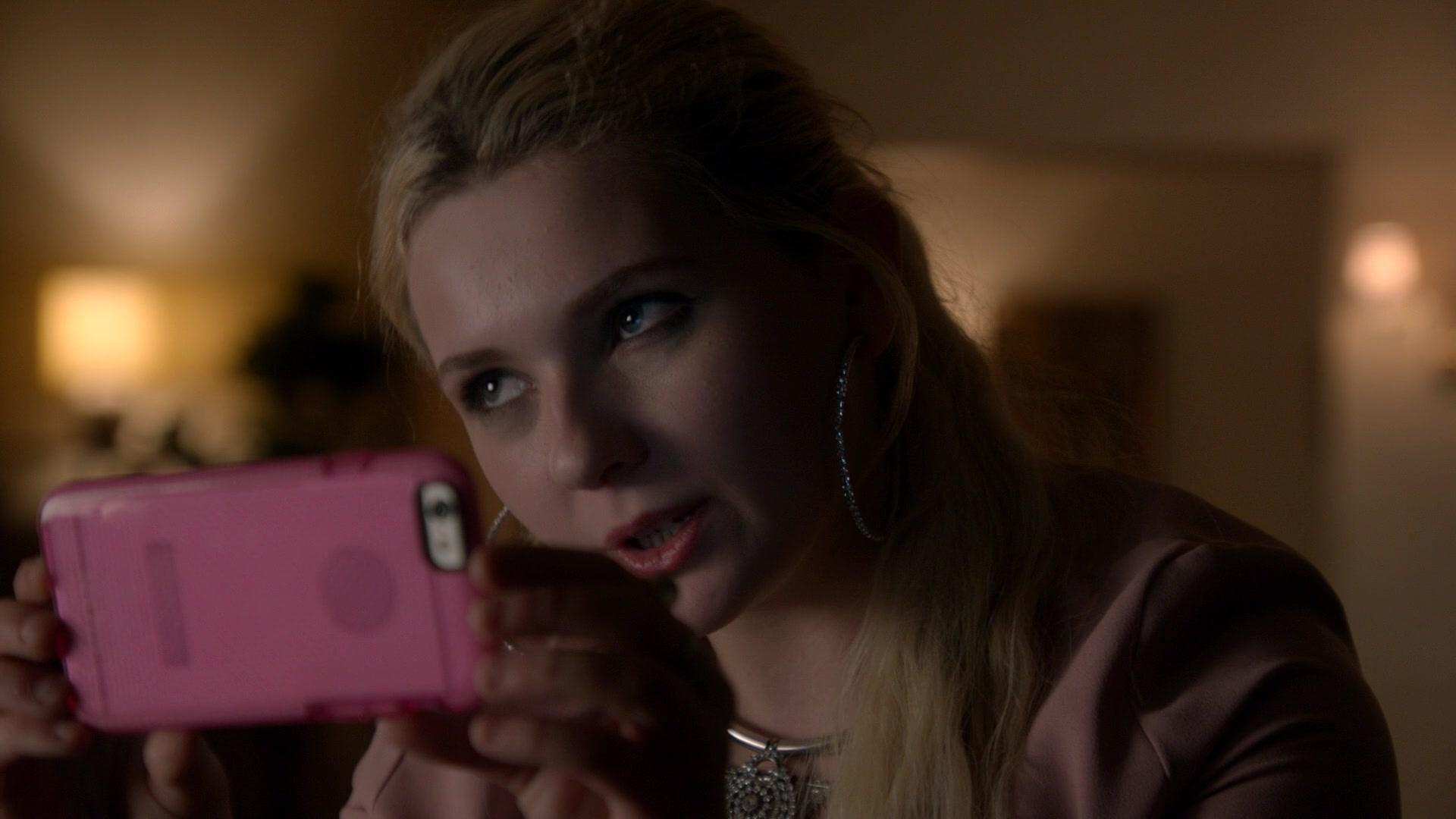 Scream_Queens_2016_S02E02_1080p_5874.jpg