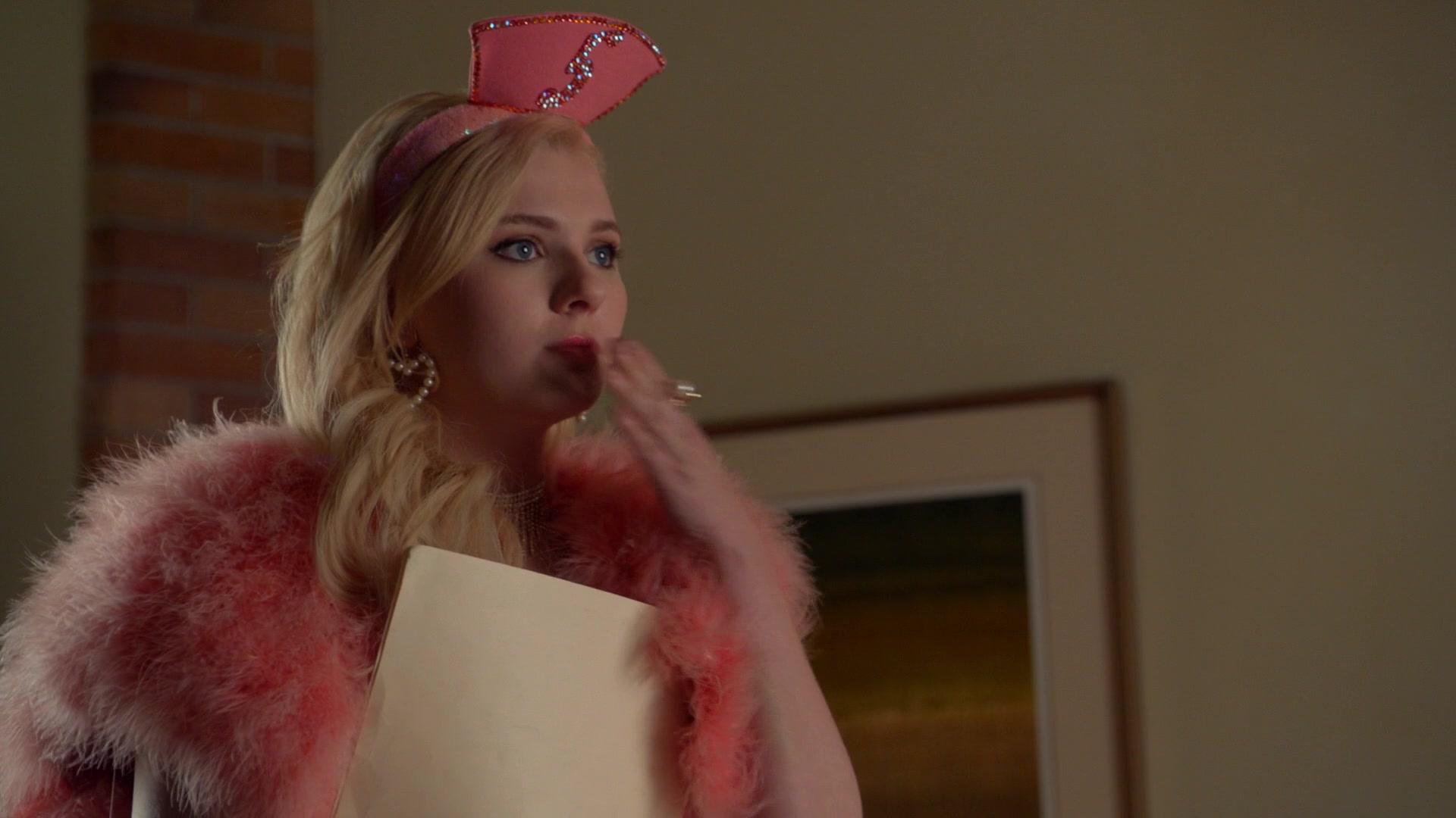 Scream_Queens_2016_S02E10_1080p_2130.jpg