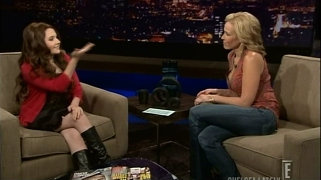 AbigailChelseaLately00044.png