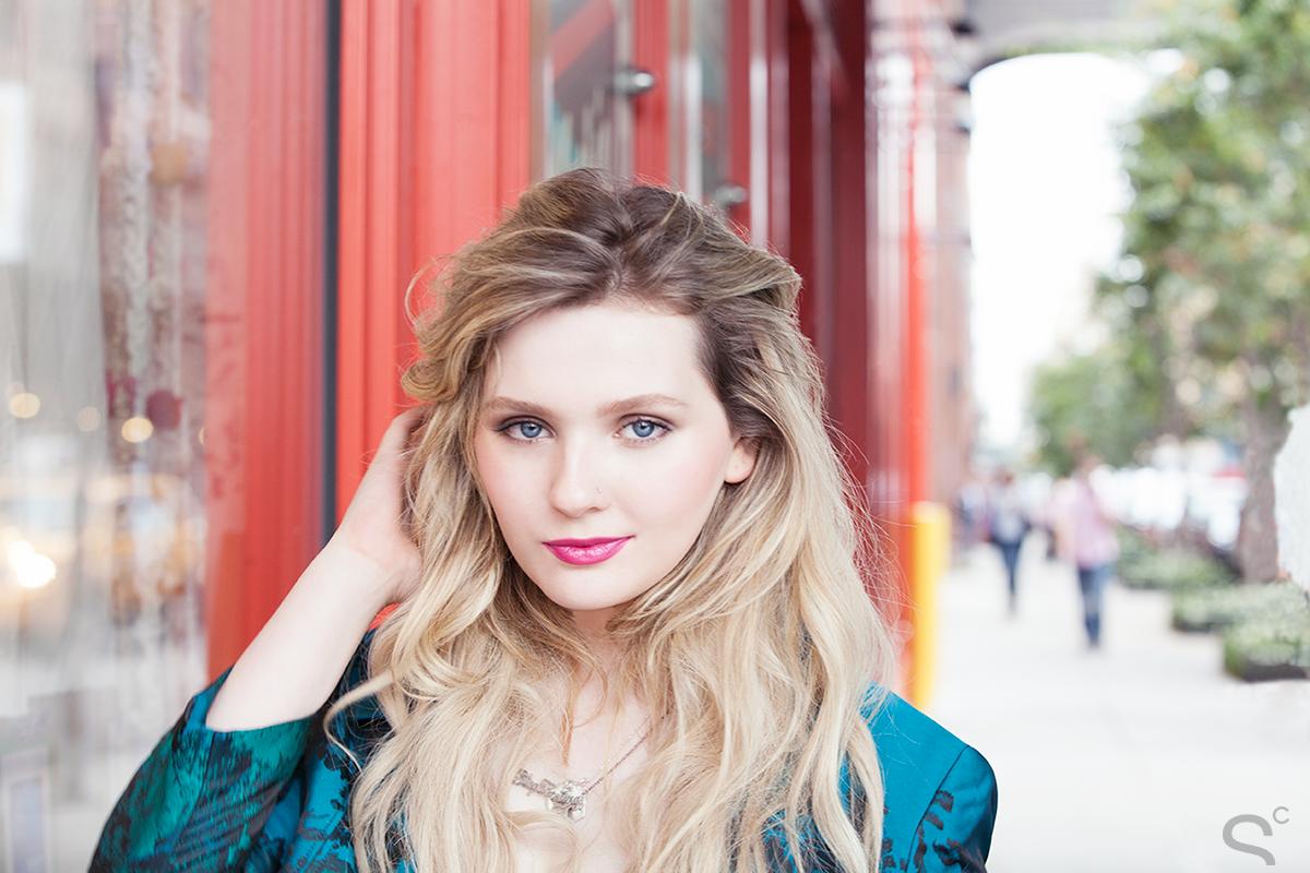 Abigail_Breslin_StyleCaster_2014_09.jpg