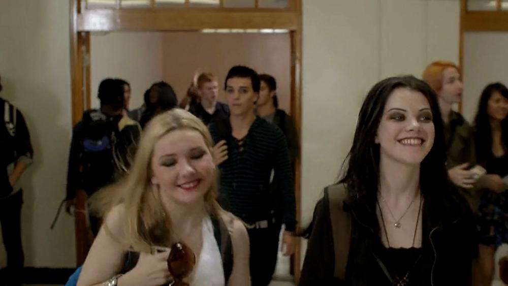 abigailbreslin-perfectsisters-00488.jpg