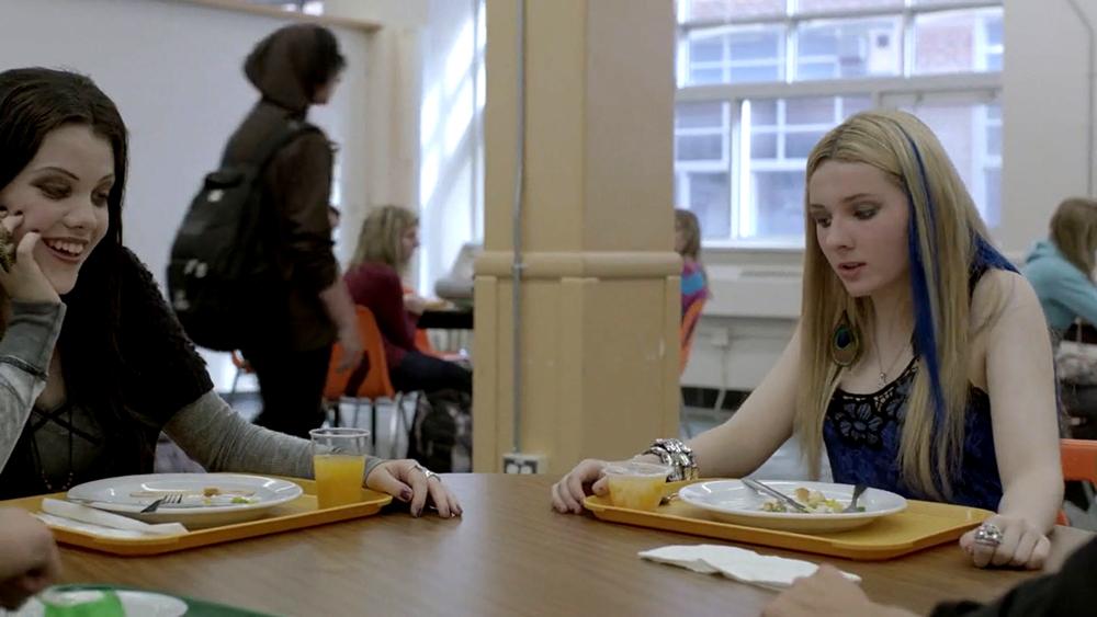 abigailbreslin-perfectsisters-02432.jpg