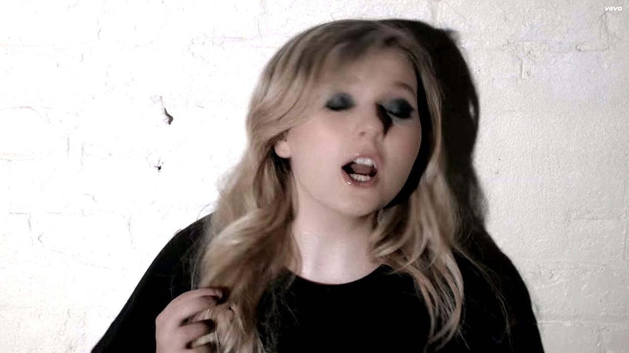abigailbreslin-yousuck-00207.jpg