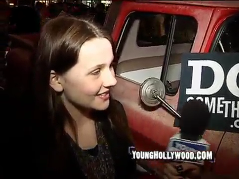 YoungHollywood-DoSomething-00012.png