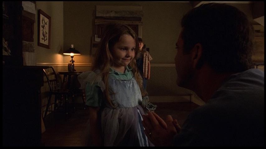 AbigailBreslin_Sigs662.jpg