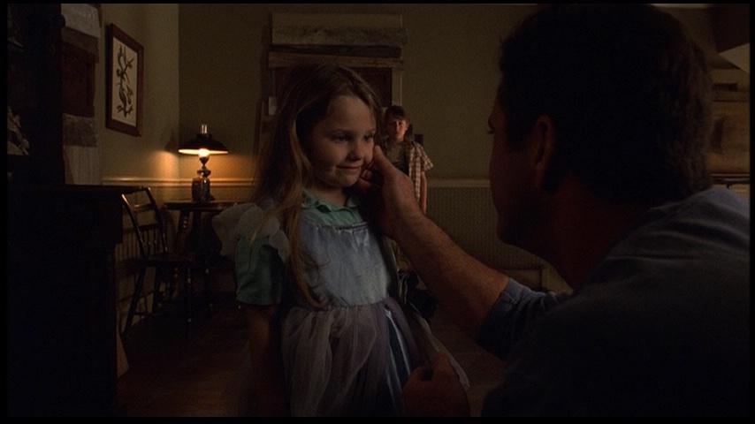 AbigailBreslin_Sigs670.jpg