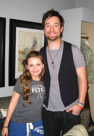 Thanks [b]nine_rp[/b]!
With David Cook. June 12th (8th Appearence)

