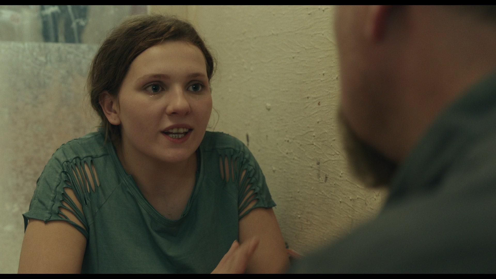 Stillwater_2021_1080p_BluRay__02982.jpg