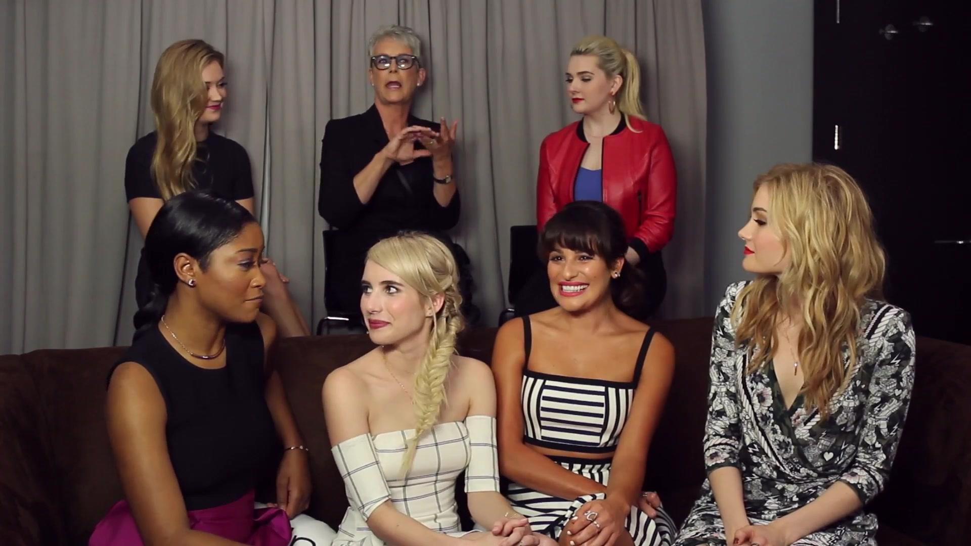 SQ_ComicCon15_TVLine_000325.jpg SQ_ComicCon15_TVLine_000325.jpg