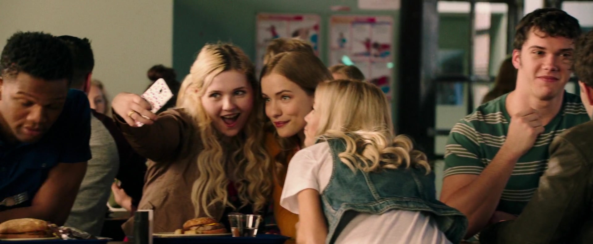 Freak_Show_2017_1080p_001394.jpg