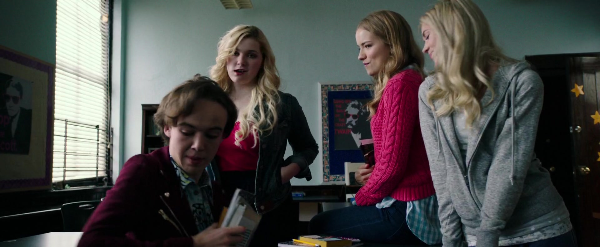 Freak_Show_2017_1080p_002059.jpg