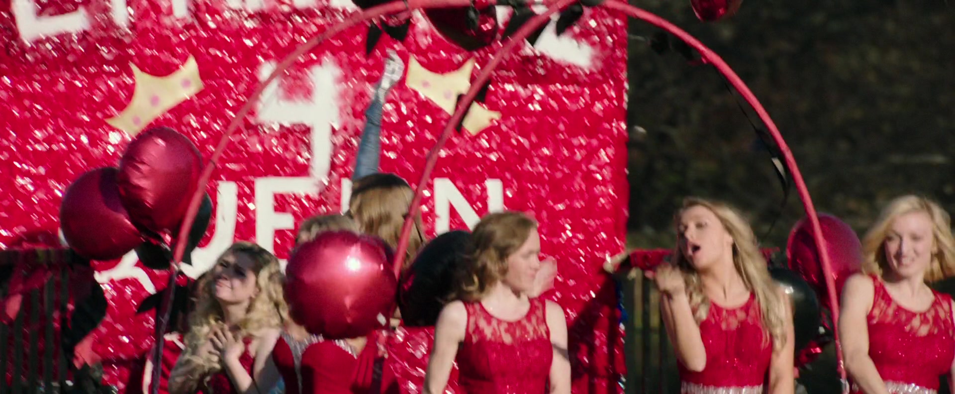 Freak_Show_2017_1080p_009978.jpg