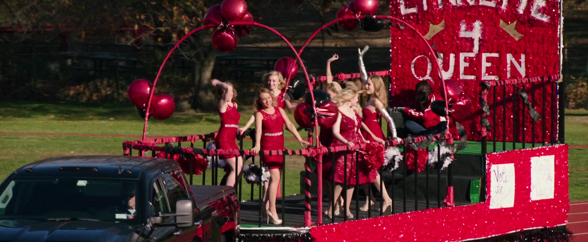 Freak_Show_2017_1080p_009982.jpg