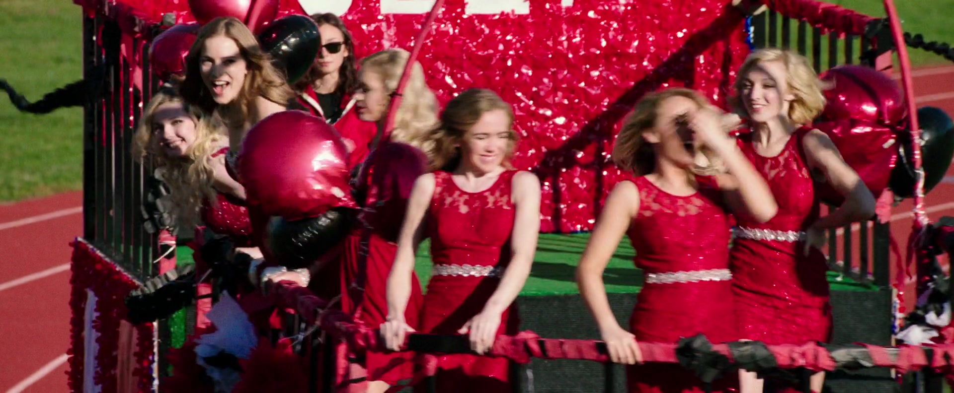 Freak_Show_2017_1080p_010033.jpg