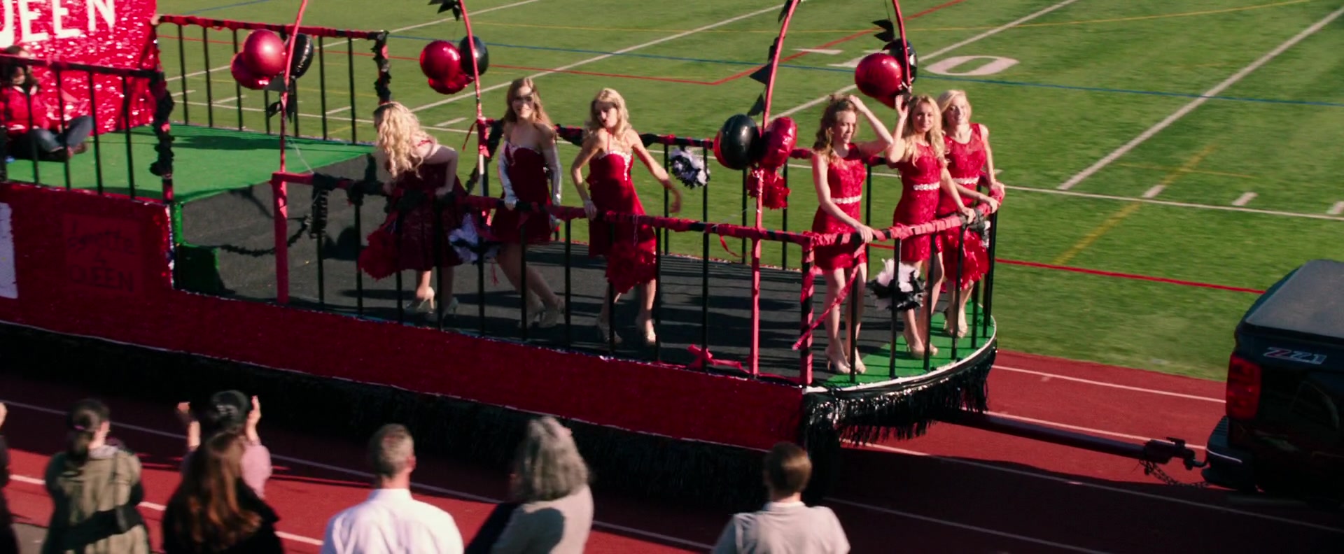 Freak_Show_2017_1080p_010044.jpg