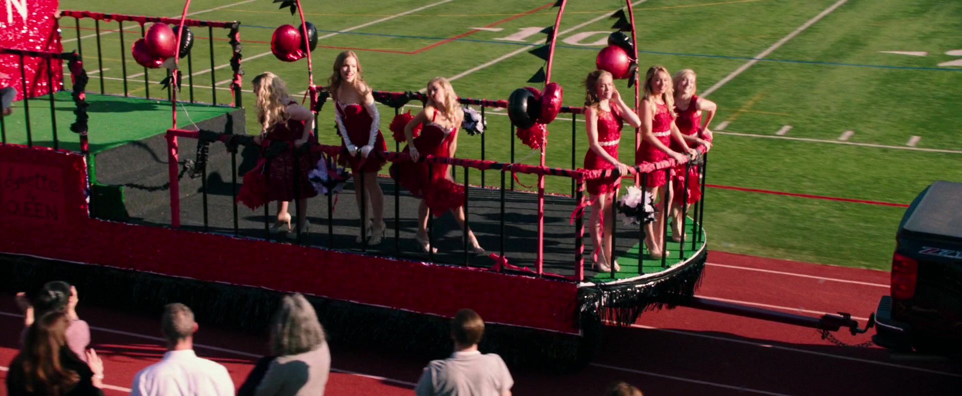 Freak_Show_2017_1080p_010045.jpg