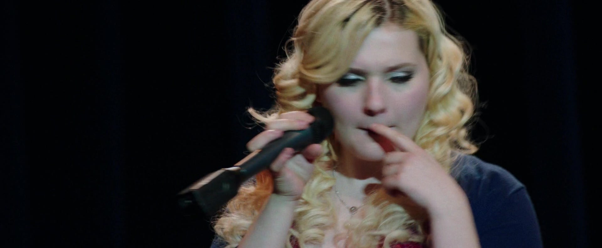 Freak_Show_2017_1080p_010630.jpg