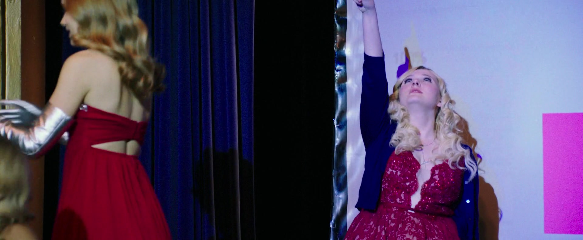Freak_Show_2017_1080p_011427.jpg