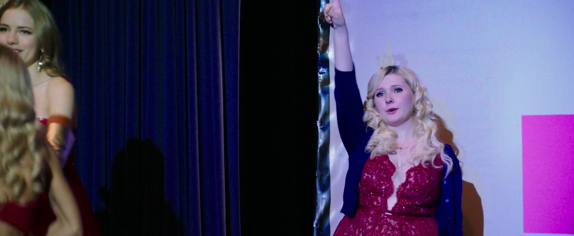 Freak_Show_2017_1080p_011429.jpg