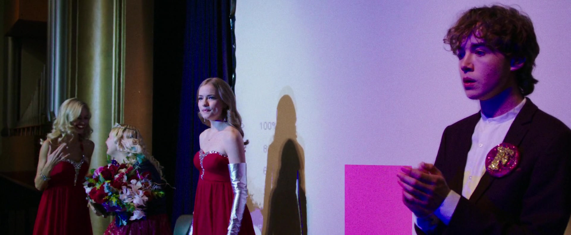 Freak_Show_2017_1080p_011451.jpg