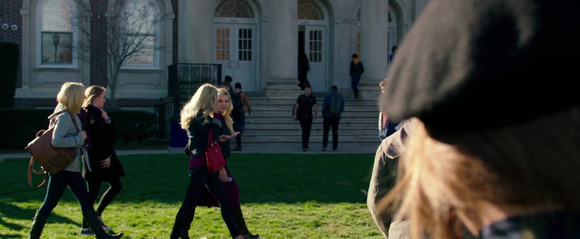 Freak_Show_2017_1080p_011895.jpg