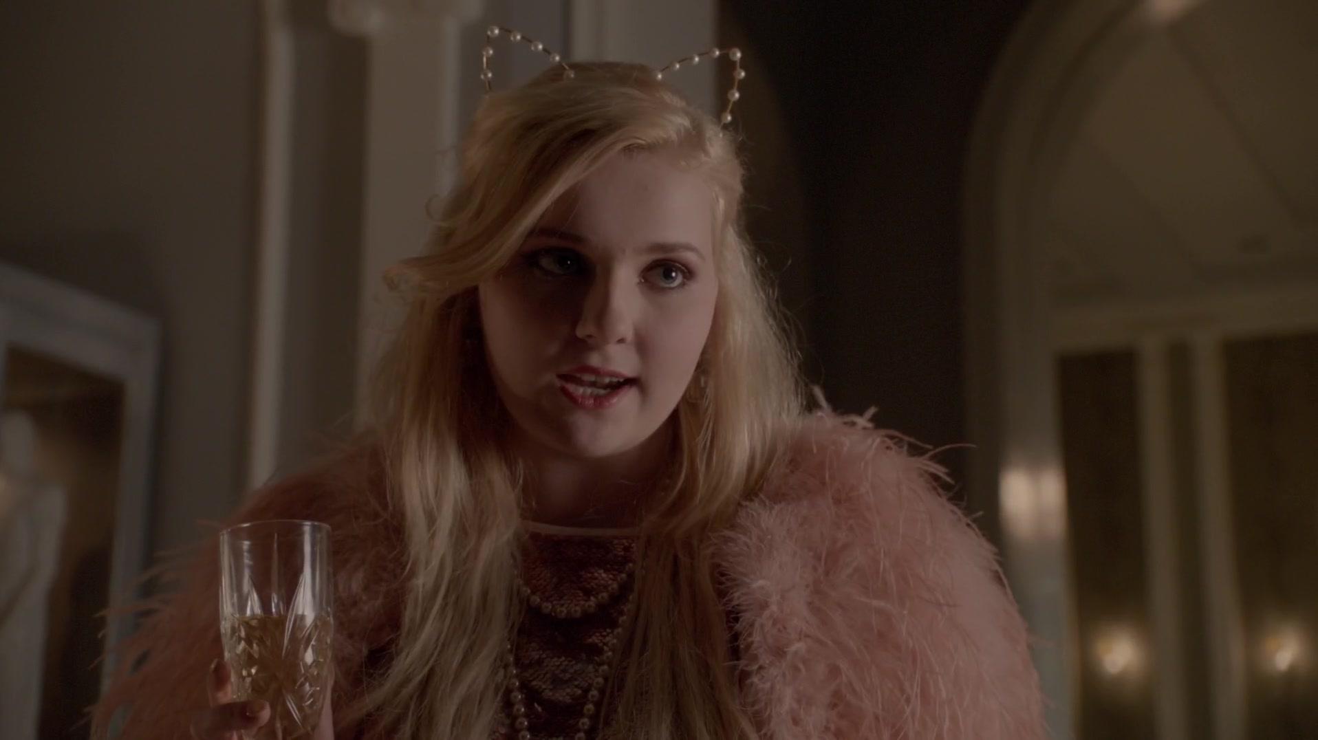 Scream_Queens_2015_S01E10_Thanksgiving_1080p_3961.jpg