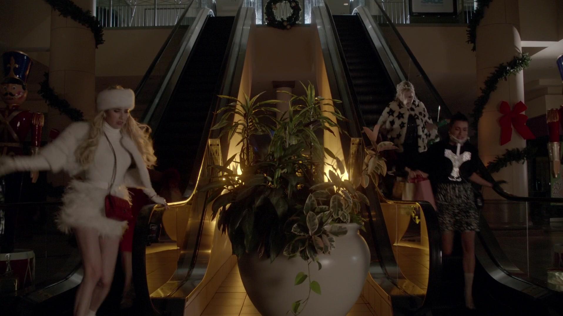 Scream_Queens_2015_S01E11_Black_Friday_1080p__1247.jpg