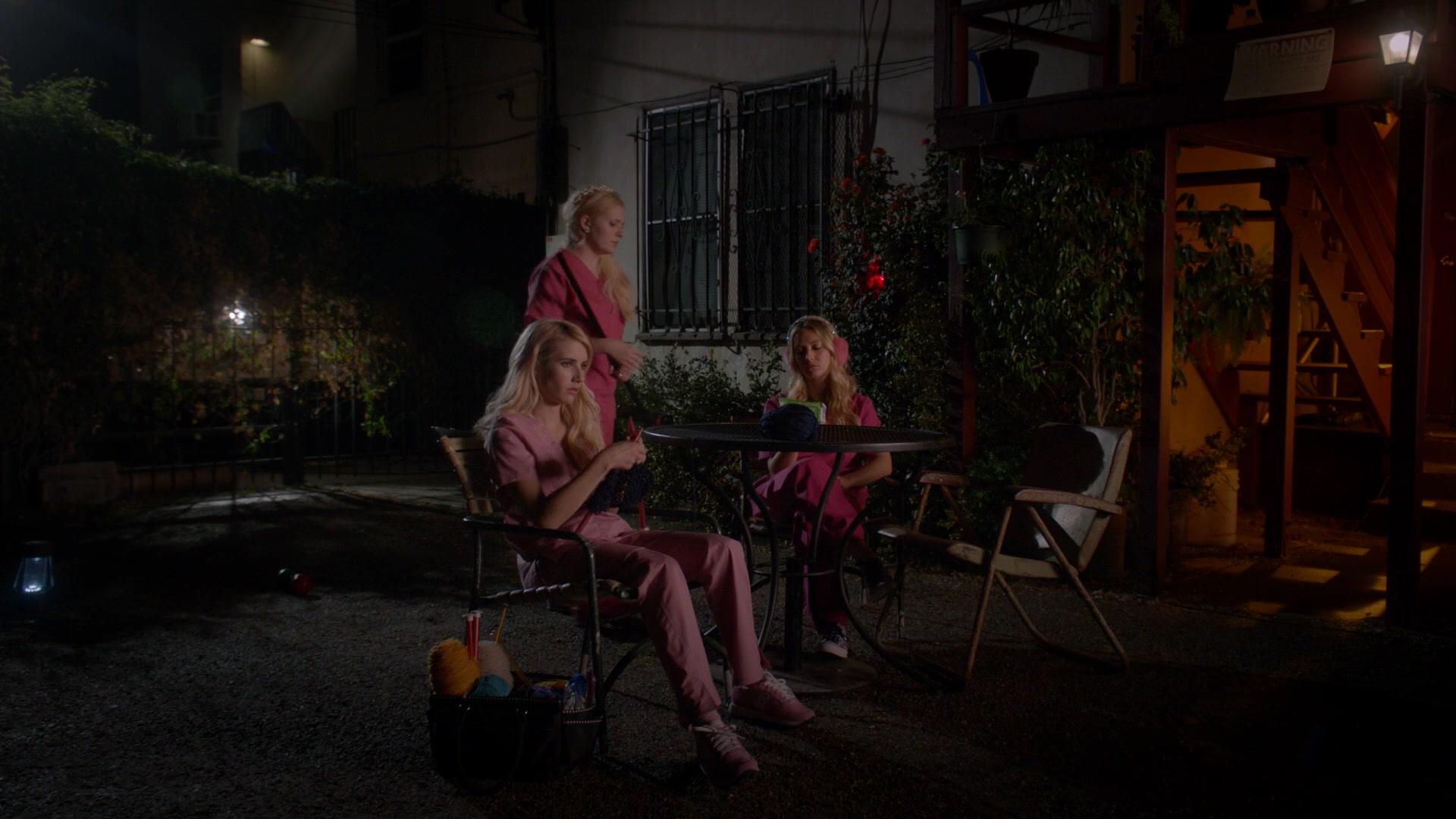 Scream_Queens_2016_S02E01_1080p_2793.jpg