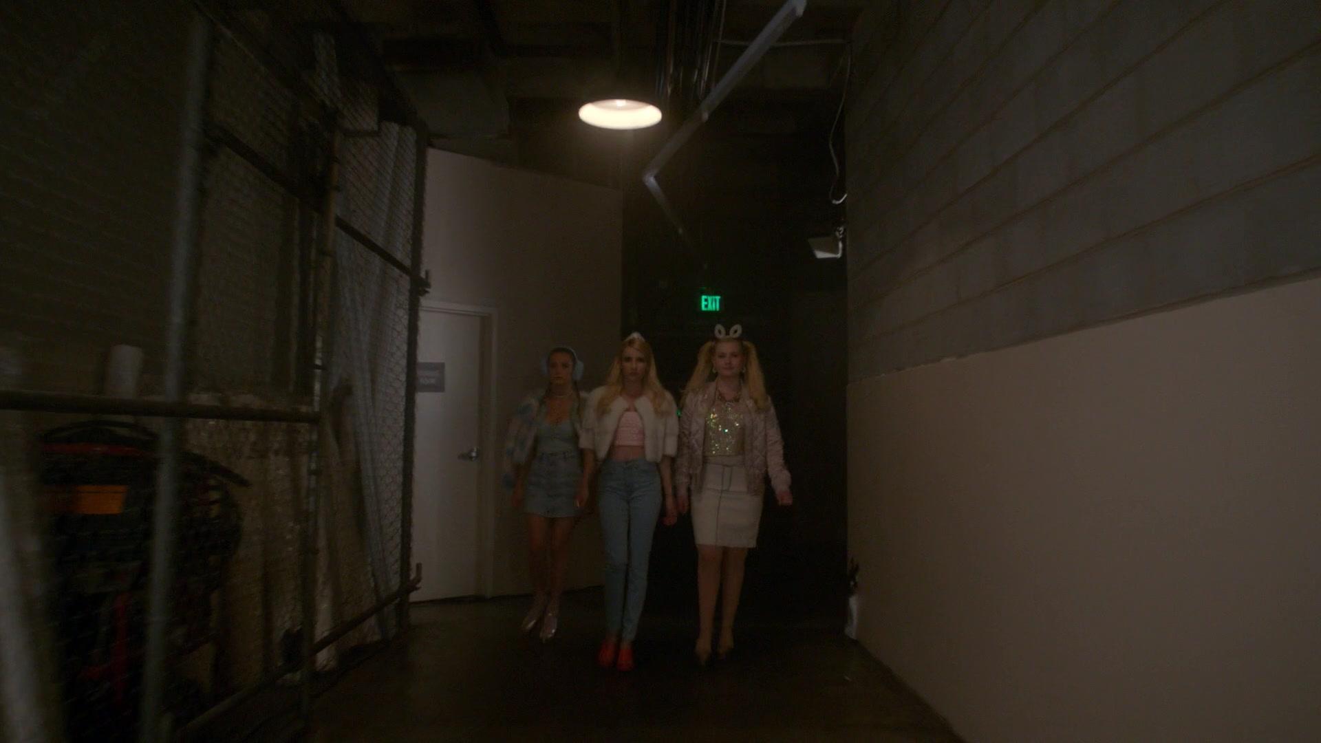 Scream_Queens_2016_S02E01_1080p_3061.jpg