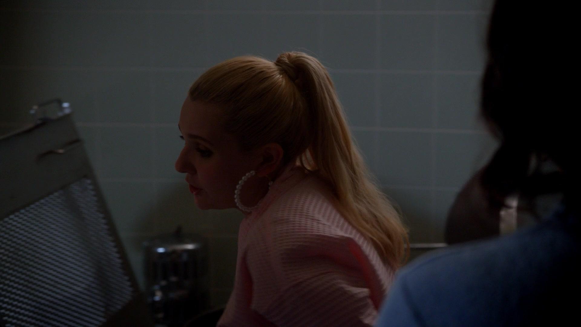 Scream_Queens_2016_S02E01_1080p_5493.jpg