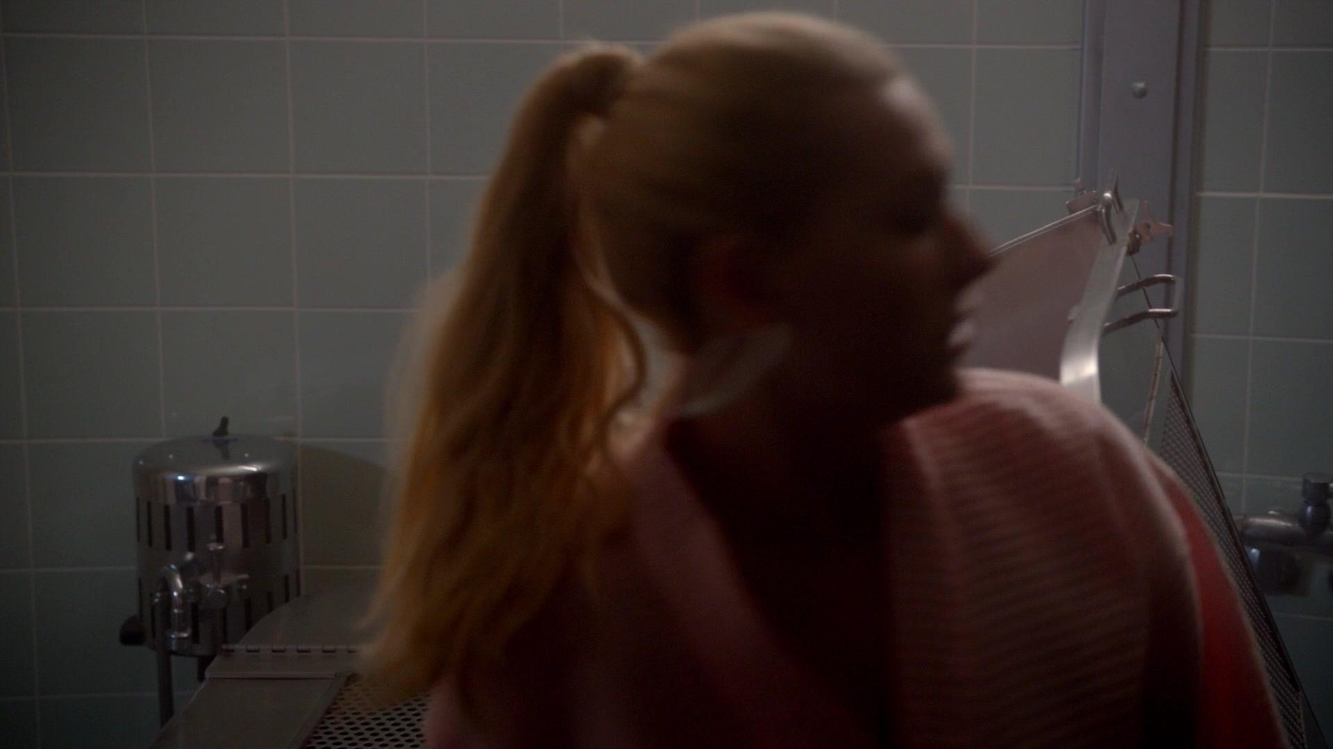 Scream_Queens_2016_S02E01_1080p_5595.jpg