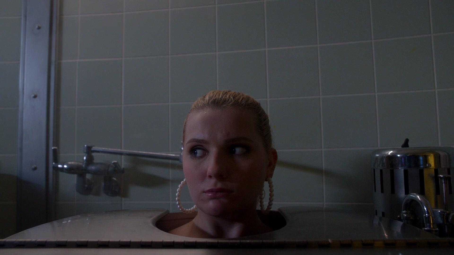 Scream_Queens_2016_S02E01_1080p_5778.jpg